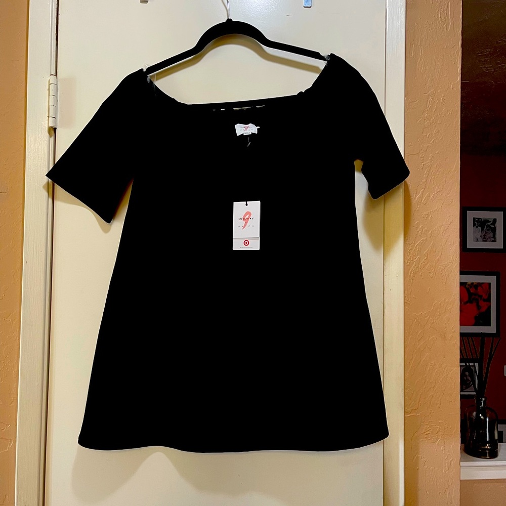 NWT: BLACK A-Line off shoulders cotton top from Target. Size M.